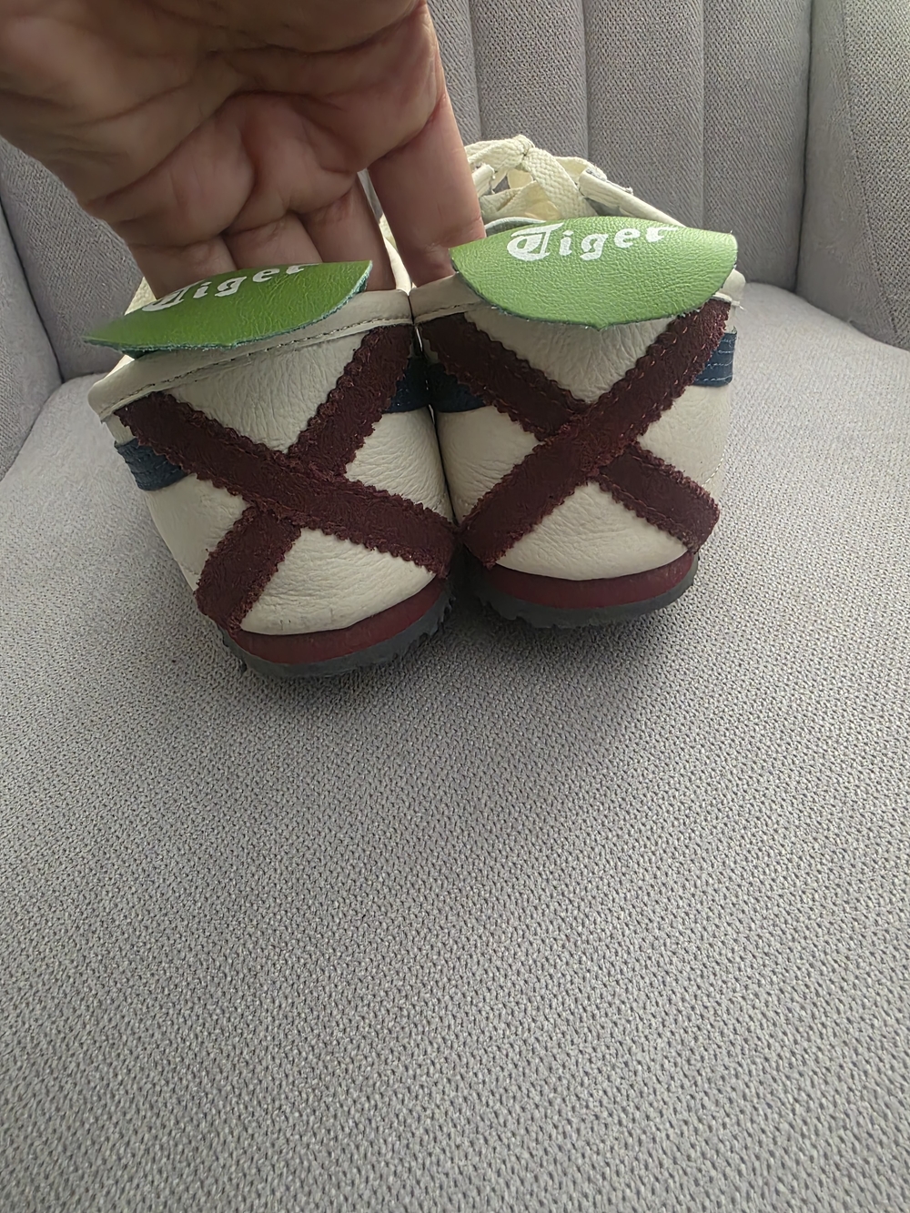 Onitsuka Tiger by Asics White Sneakers with Navy & Green Stripes Used, Size 9.5. - Picture 5 of 13